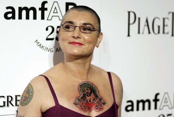 FILE - In this Oct. 27, 2011 file photo, Irish musician Sinead O&#039;Connor arrives at amfAR&#039;s Inspiration Gala in Los Angeles. O?Connor, the gifted Irish singer-songwriter who became a supersta ...