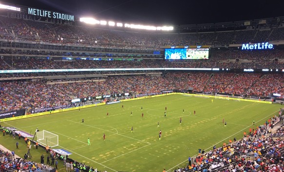 Gut gefüllt, aber nicht voll: Das MetLife Stadium in East Rutherford.