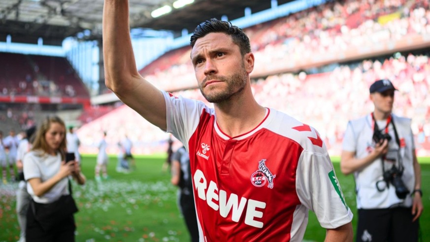 IMAGO / Sven Simon

Abschied von Jonas HECTOR (K) nach dem Spiel, winkt, winkend, Fussball 1. Bundesliga, 34.Spieltag, 1. FC Koeln (K) - FC Bayern Muenchen (M) 1:2, am 27.05.2023 in Koeln/ Deutschland ...