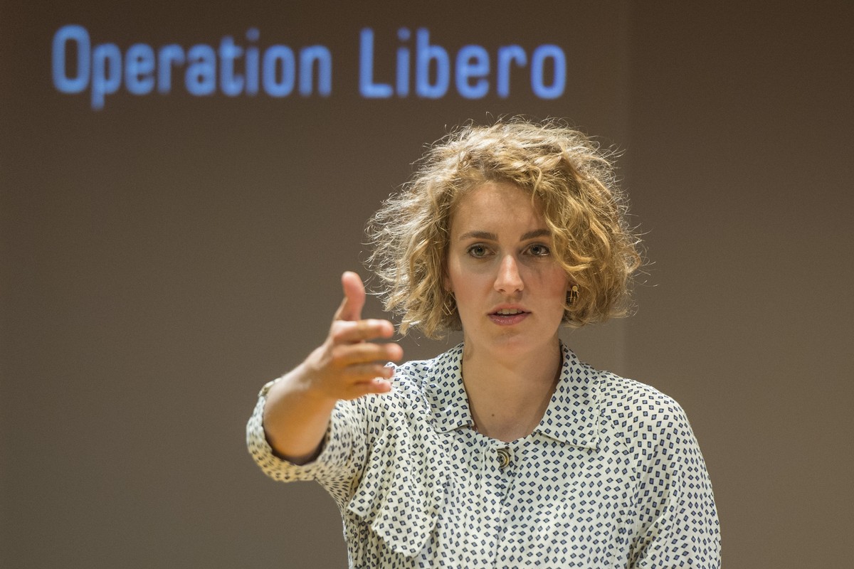 Flavia Kleiner, Co-Praesidentin Operation Libero, spricht waehrend einer Unterhaltung anlaesslich der Gespraechsreihe "KKL Impuls" am Donnerstag 2. Juni 2016, im KKL in Luzern. (KEYSTONE/Urs ...