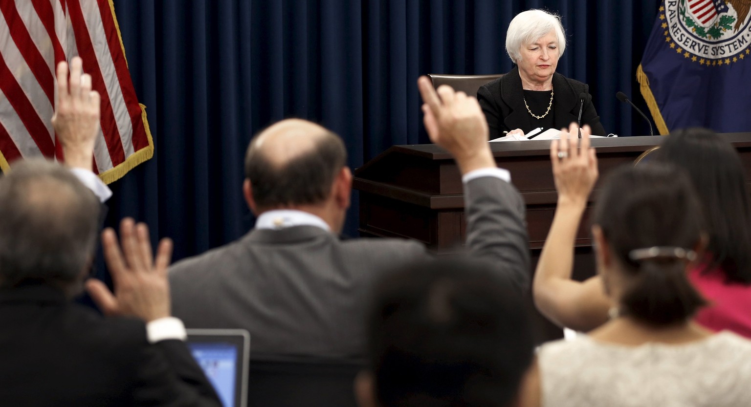 US-Notenbankchefin Janet Yellen tritt auf die Bremse und lässt den Leitzins unangetastet.
