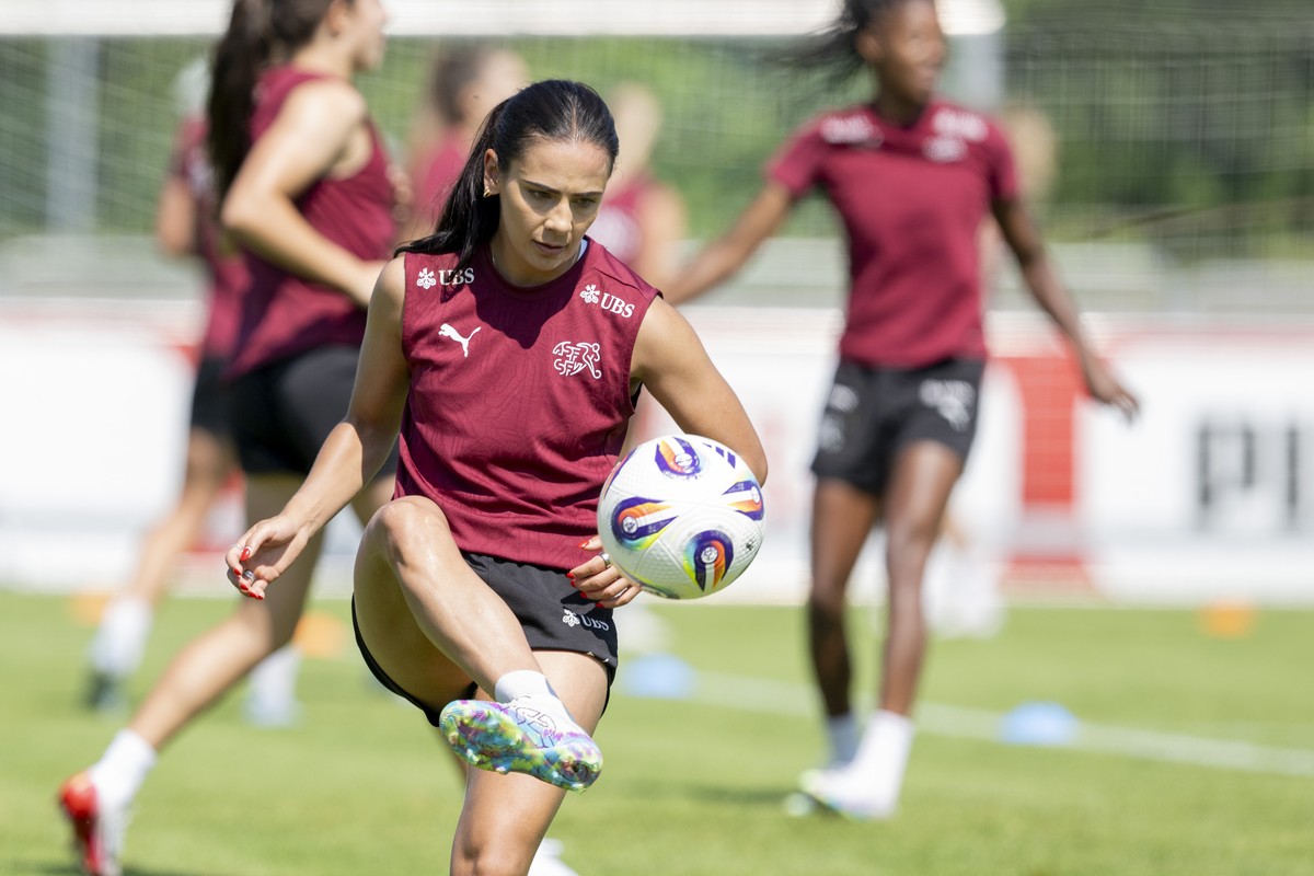 Die Schweizer Fussballerinnen mit Meriame Terchoun anlaesslich eines Trainings der Schweizer Frauen Fussball Nationalmannschaft in der 2. EM-Vorbereitungswoche, am Freitag, 20. Juni 2025 in Nottwil. D ...