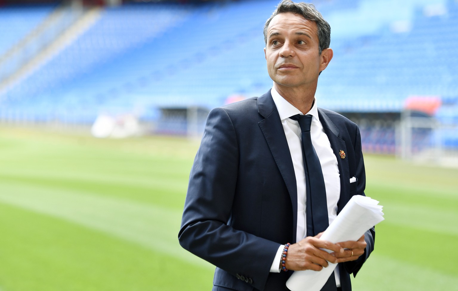 Praesident Bernhard Heusler vor der Generalversammlung des FC Basel 1893 im St. Jakob-Park in Basel am Freitag, 9. Juni 2017. (KEYSTONE/Walter Bieri)