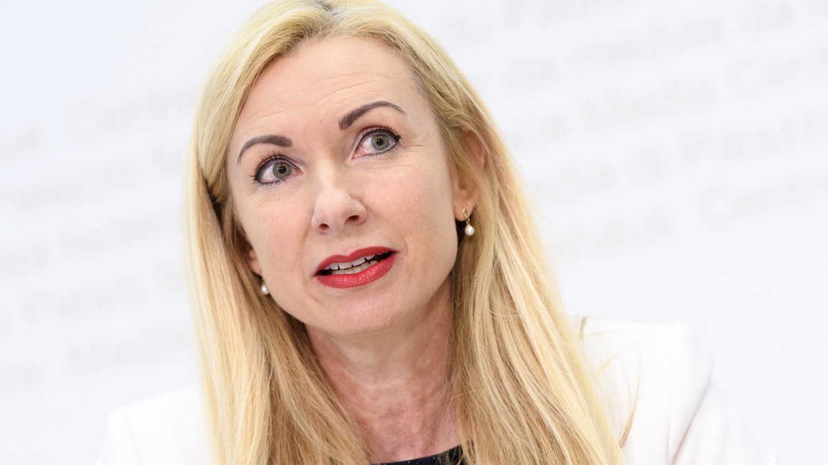 Barbara Keller-Inhelder, Nationalraetin, SVP-SG, spricht waehrend einer Medienkonferenz zur Lancierung der eidgenoessischen Volksinitiative "Eigenstaendiges Handeln in Familien und Unternehmen&qu ...