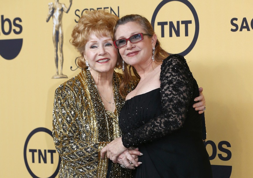 Mutter und Tochter vereint:&nbsp;Noch 2016 hatte sich Fisher zusammen mit ihrer 84-jährigen Mutter Reynolds für die HBO-Dokumentation «Bright Lights: Starring Carrie Fisher und Debbie Reynolds» filmen und interviewen lassen.