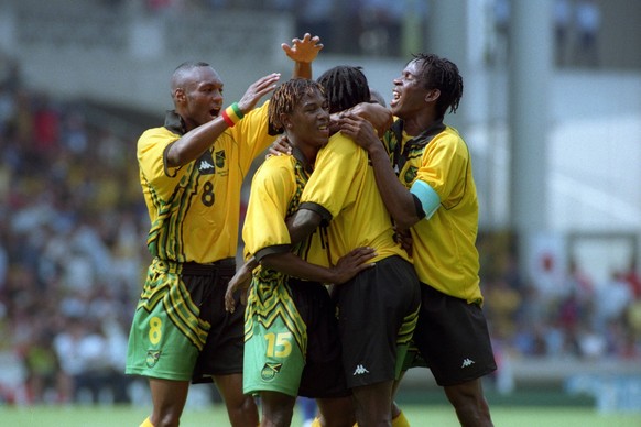 Bildnummer: 13884302 Datum: 26.06.1998 Copyright: imago/Pressefoto Baumann
Torjubel Jamaika mit Marcus Gayle (8) und Ricardo Gardner (15); ORD2801f Fussball WM 1998 xdp yoh L�nderspiel Nationalteam q ...