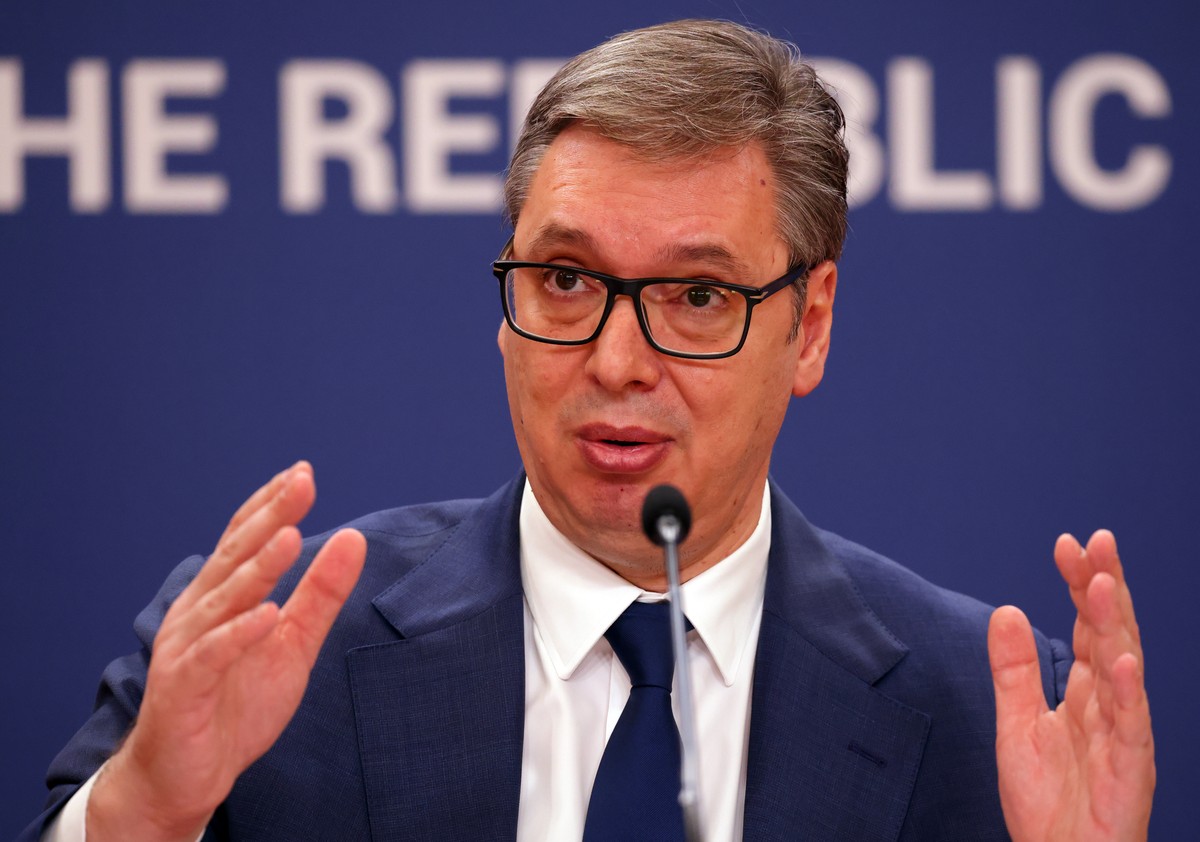 epa12035326 Serbian President Aleksandar Vucic speaks during a press conference in Belgrade, Serbia, 16 April 2025. President Vucic addressed the use of a sound cannon during the 15 March rally in Bel ...