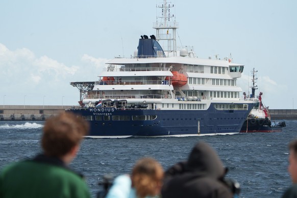 epaselect epa12947798 The MV Hondius cruise ship, affected by several hantavirus cases, remains anchored inside the Port of Granadilla de Abona in Tenerife, Spain, 11 May 2026. Authorities prepared to ...