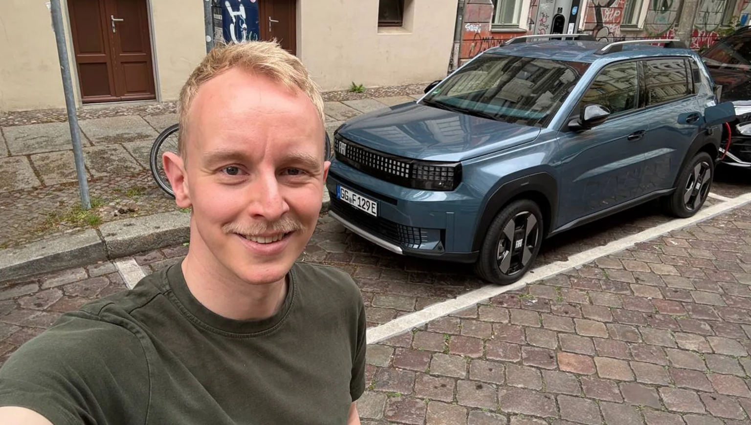 Redaktor Christopher Clausen am Auto: Der Fiat Grande Panda hat gewisse Kinderkrankheiten hinter sich gelassen.