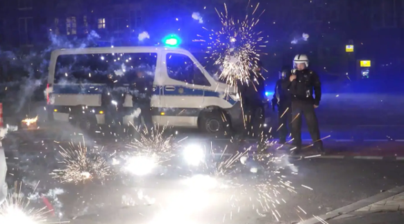 Silvester in Berlin: Mehr als vierzig Polizistinnen und Polizisten wurden verletzt.