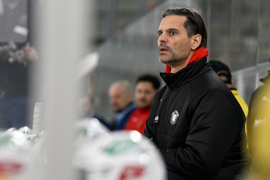 Tigers Head Coach Thierry Paterlini, beim Eishockey-Qualifikationsspiel der National League zwischen dem EHC Biel und den SCL Tigers, am Sonntag, 28. Januar 2024, in der Tissot Arena in Biel. (KEYSTON ...