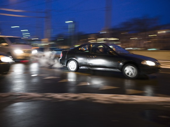 Lärm beeinträchtigt die Gesundheit. Mit einer rücksichtsvollen Fahrweise könnte der Lärm in der Nacht reduziert werden. Darauf soll der nationale Aktionstag &quot;Laut ist out&quot; vom 29. April aufm ...