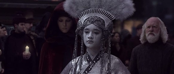 revenge of the sith queen of the naboo https://m.imdb.com/title/tt0121766/mediaviewer/rm1982856705/