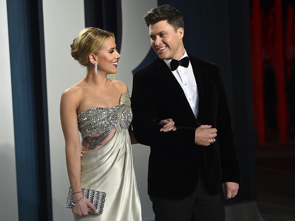Scarlett Johansson (links) und ihre Freund Colin Jost haben in kleinem Kreis geheiratet. (Archivbild)