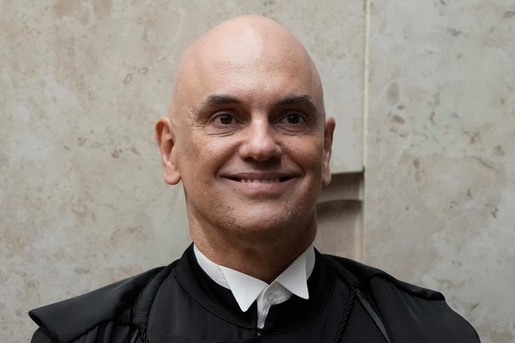New Vice President of the Supreme Court, Judge Alexandre de Moraes, attends during his swearing-in ceremony, in Brasilia, Brazil, Monday, Sept. 29, 2025. (AP Photo/Eraldo Peres)
Alexandre de Moraes
