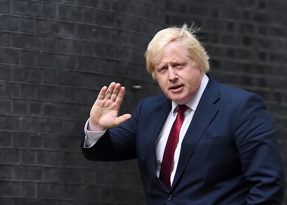 Sagt «Hello»: Boris Johnson, der neue britische Aussenminister.