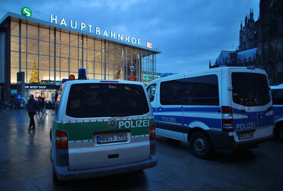 Die wüsten Szenen vor dem Kölner Hauptbahnhof in der Silvesternacht hallen in Deutschland nach.