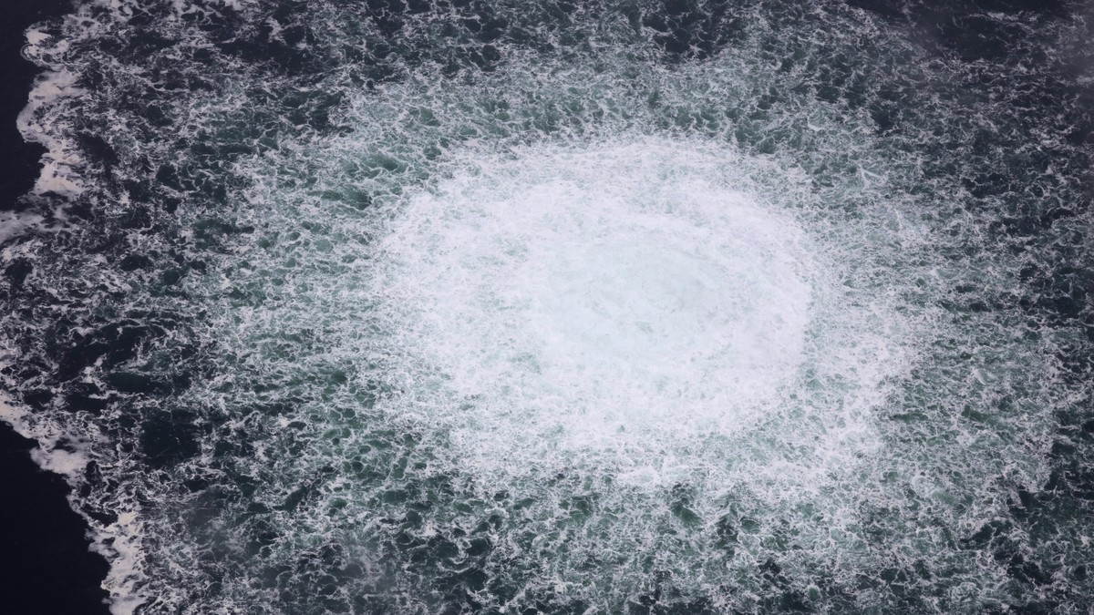 epa10213305 A handout photo made available by the Swedish Coast Guard and taken from the Swedish Coast Guard aircraft shows The big gas leak from Nord stream 1 in the Swedish economic zone in the Balt ...