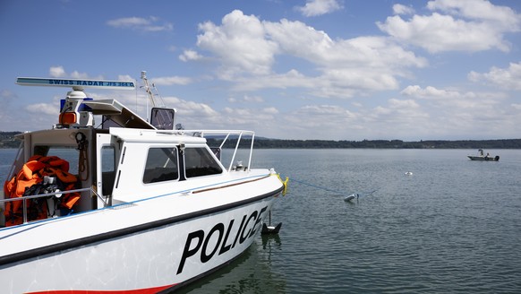 Das Radargeraet auf dem Boot &quot;Ariane&quot; der Seepolizei der Kantonspolizei Bern, waehrend einer Uebung bei der Bergung eines im See versenkten Autos, am Montag, 3. Juni 2024, in Twann am Bieler ...