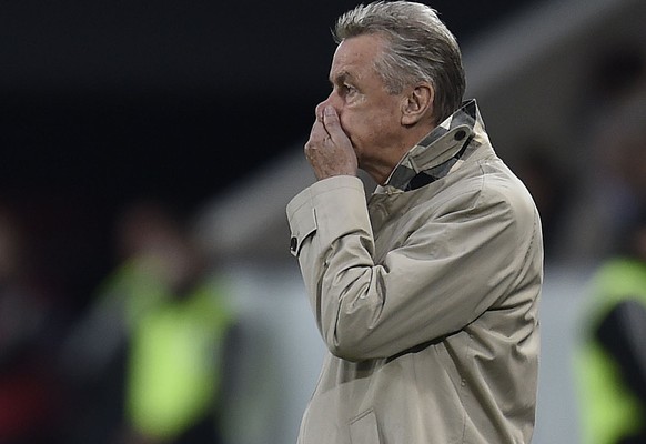 Ottmar Hitzfeld kann mit der Leistung seiner Mannschaft noch nicht zufrieden sein.