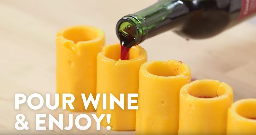 Zuerst Trump und nun das: Wein aus Käse-Gläsern! Im Ernst? Will uns Amerika zerstören?