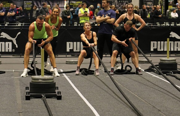 Feature: Fitness-Wettbewerb Hyrox in den Hamburger Messehallen. *** Feature fitness competition Hyrox in Hamburg exhibition halls