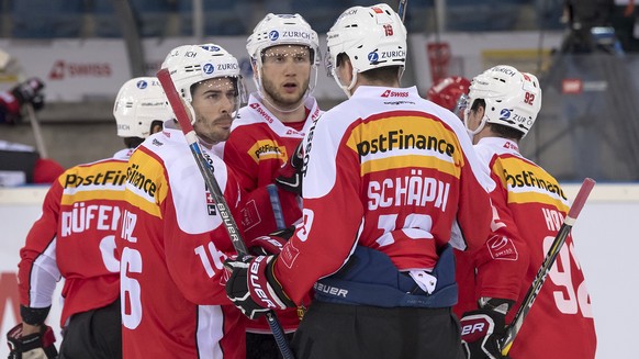 Switzerland&#039;s team cheers after scoring during a friendly ice hockey game between Switzerland and Denmark in the St. Jakob Arena in Basel, Switzerland, on Friday, April 28, 2017. (KEYSTONE/Georgi ...