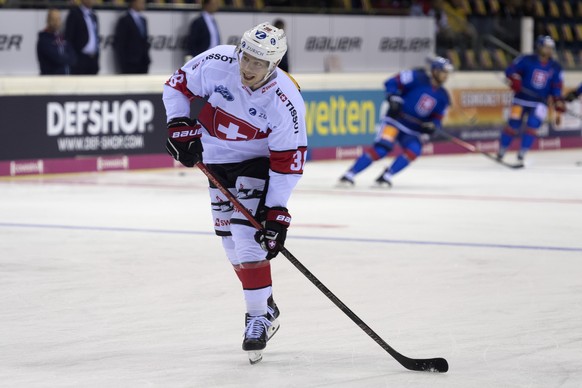 Switzerland&#039;s Lukas Frick during the warm up prior to the Ice Hockey Deutschland Cup match between Slovakia and Switzerland at the Koenig Palast stadium in Krefeld, Germany, on Thursday, November ...