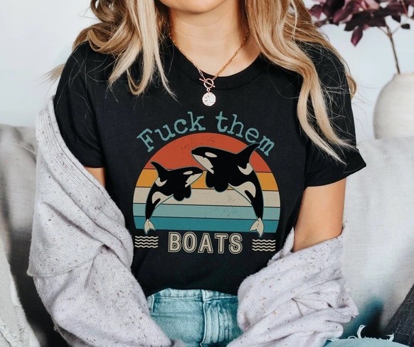 Schon wieder: Orcas versenken 15-Meter-Yacht vor Küste Marokkos\nUnd hier das Merch dazu.