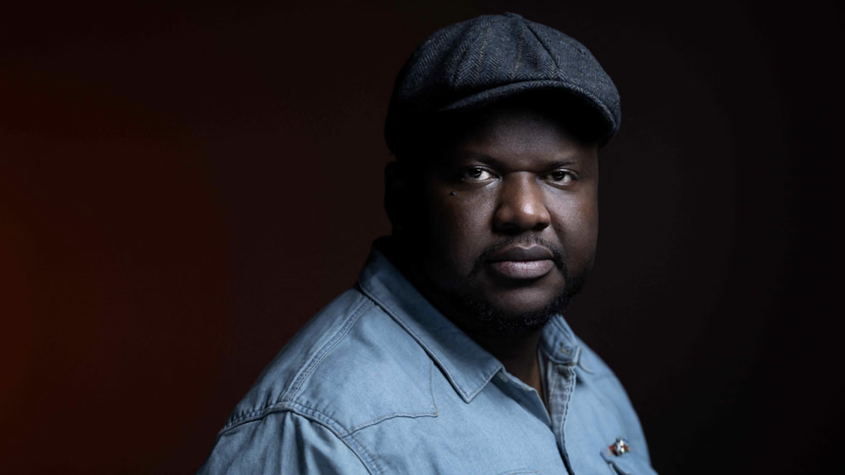 L'écrivain canado-haïtien Thélyson Orélien.