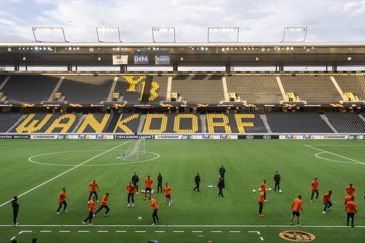AS Roma players during a training session one day prior the UEFA Europa League group stage group A matchday 1 soccer match between Switzerland's BSC Young Boys Bern and Italy's AS Roma, at t ...