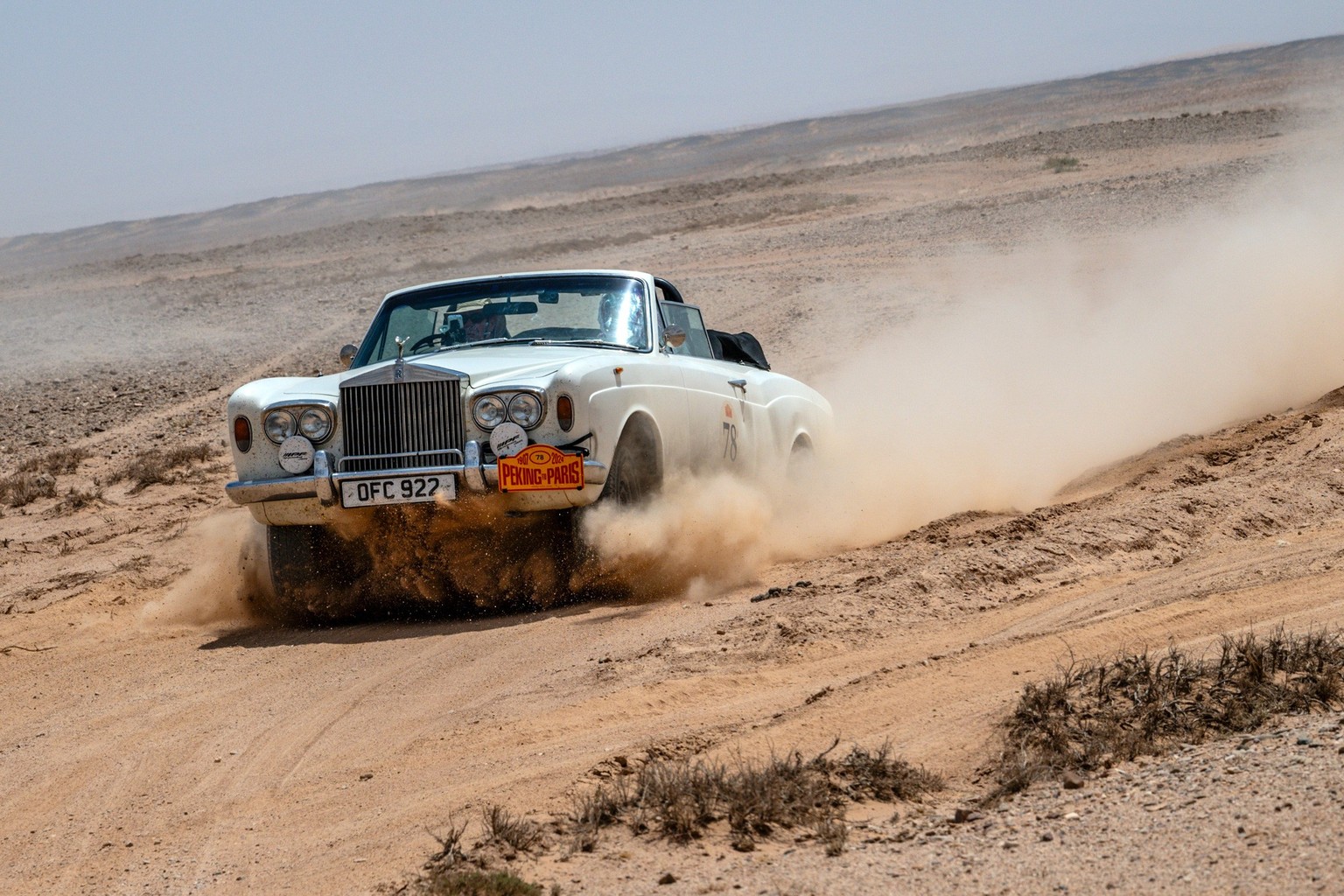 Von Beijing nach Paris im Rolls-Royce-Cabrio? Hey, wieso nic