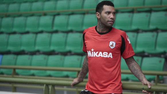 epa05101190 Jermaine Pennant pictured during a Tampines Rovers FC training session at the Jalan Besar Stadium in Singapore, 14 January 2016. The former Arsenal FC &amp; Liverpool FC winger is expected ...