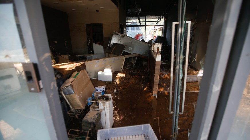epa10166226 Interior of a store damaged by Typhoon Hinnamnor in Pohang, South Korea, 07 September 2022. EPA/KIM HEE-CHUL