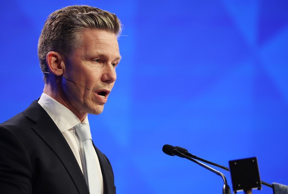 epa12148608 Sweden?s Minister for Defence Pal Jonson delivers his speech at the sixth plenary session during the International Institute for Strategic Studies (IISS) Shangri-la Dialogue Defence Summit ...