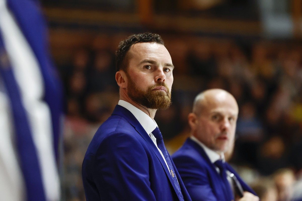 epa09574729 Czech Republic's head coach Filip Pesan reacts during the Euro Hockey Tour Karjala Tournament ice hockey match between Sweden and the Czech Republic in Linkoping, Sweden, 10 November  ...