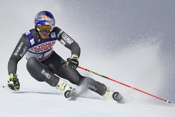 epa05798749 France&#039;s Alexis Pinturault speeds down during the first run of the men Giant Slalom race at the 2017 FIS Alpine Skiing World Championships in St. Moritz, Switzerland, 17 February 2017 ...
