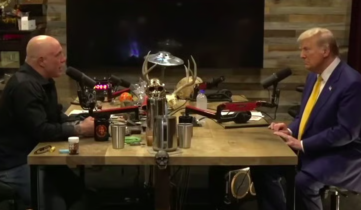 Donald Trump (rechts) beim Podcast mit Joe Rogan.