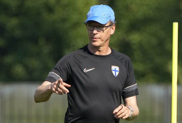 Finland&#039;s manager Markku Kanerva attends a training session on the eve of the Euro 2020 soccer championship group B match between Finland and Belgium in Zelenogorsk outside St. Petersburg, Sunday ...