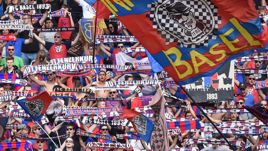 Basel, 20.9.2015, Fussball Schweizer Cup - YF Juventus - FC Basel, Die Muttenzerkurve wurde fuer das Spiel als Gastmannschaft an die Seiter verlegt. (Melanie Duchene/EQ Images)