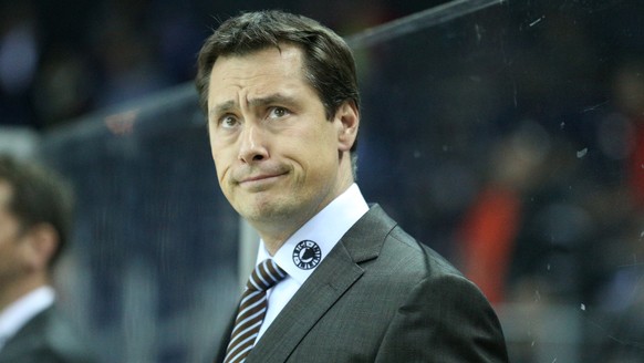 Zuerich, 09.09.2015, Eishockey NLA - ZSC Lions - SC Bern, Trainer Guy Boucher (SCB). (Marc Schumacher/EQ Images)