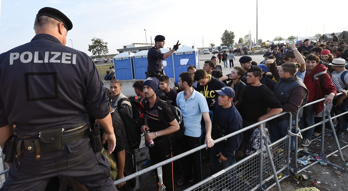Keine Einigung der EUMinister +++ Ungarn macht Grenze zu Serbien