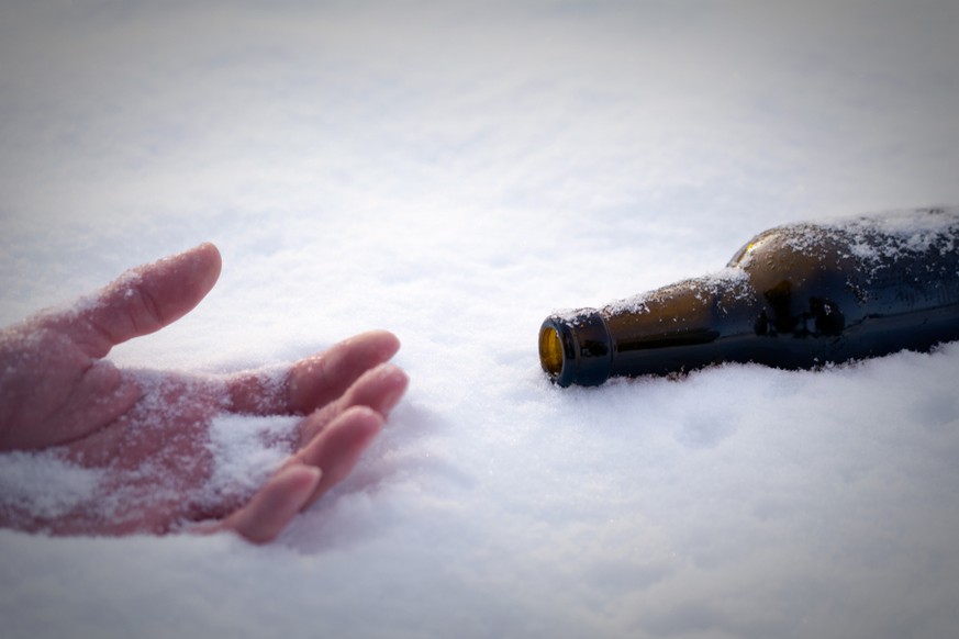 Alkohol, erfroren, Schnee, Bier (Symbolbild)