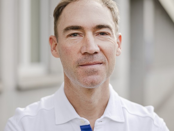 Jan Fehr, Infektiologe und Leiter Referenz-Impfzentrum des Kantons Zuerich posiert fuer ein Portrait, beim Zentrum f
