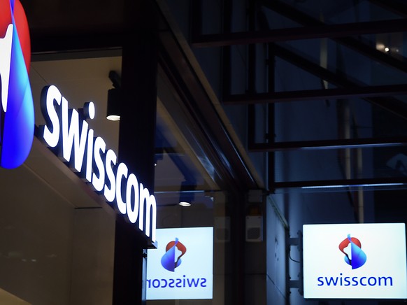 Beim Telekomkonzern Swisscom hat sich der Umsatzrückgang im Schweizer Geschäft fortgesetzt. (Archivbild)