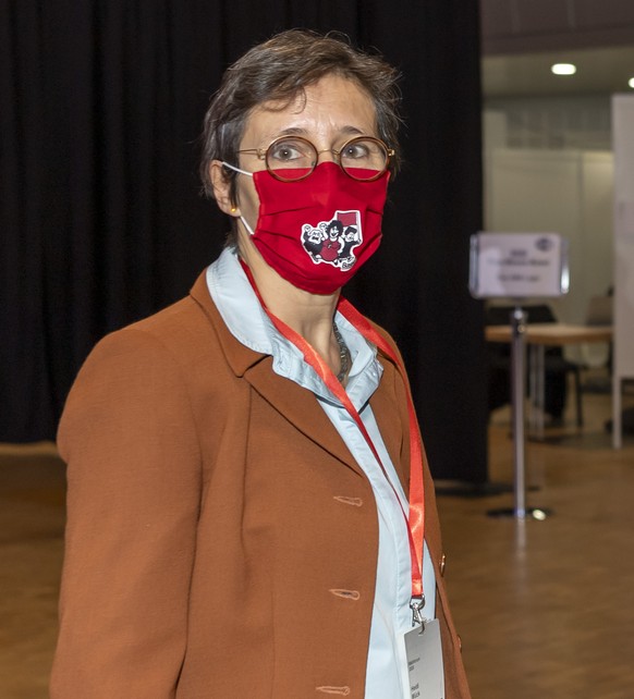 Grossraetin Heidi Mueck (Basta), links, und Grossrat Joel Thuering (SVP), rechts, im Wahlforum in Basel am Sonntag, 25. Oktober 2020. (KEYSTONE/Georgios Kefalas)