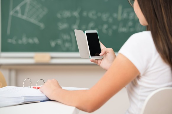 smartphone handy schule