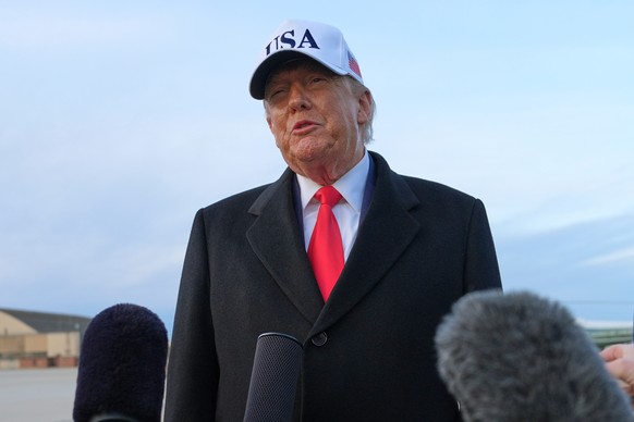 President Donald Trump speaks with reporters at Joint Base Andrews, Tuesday, Jan. 13, 2026, in Joint Base Andrews, Md. (AP Photo/Evan Vucci)
Donald Trump