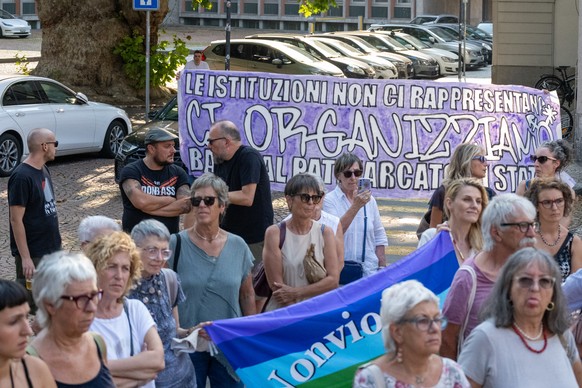 A moment during the joint protest organised by the Io l'8 Ogni Giorno association in Piazza Governo, Bellinzona, calling for the resignation of State Councillor Claudio Zali,, Bellinzona, Wedne ...