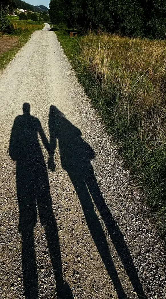 Franco und Corinne bei einem Spaziergang.